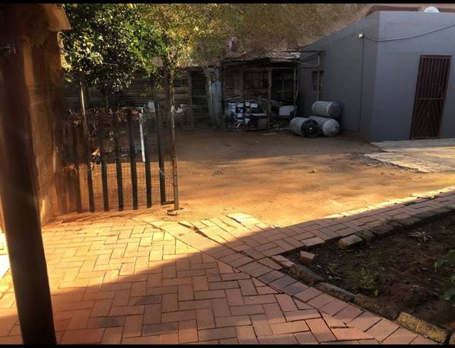 10 BEDROOM HOUSE FOR SALE IN RUSTENBURG CENTRAL